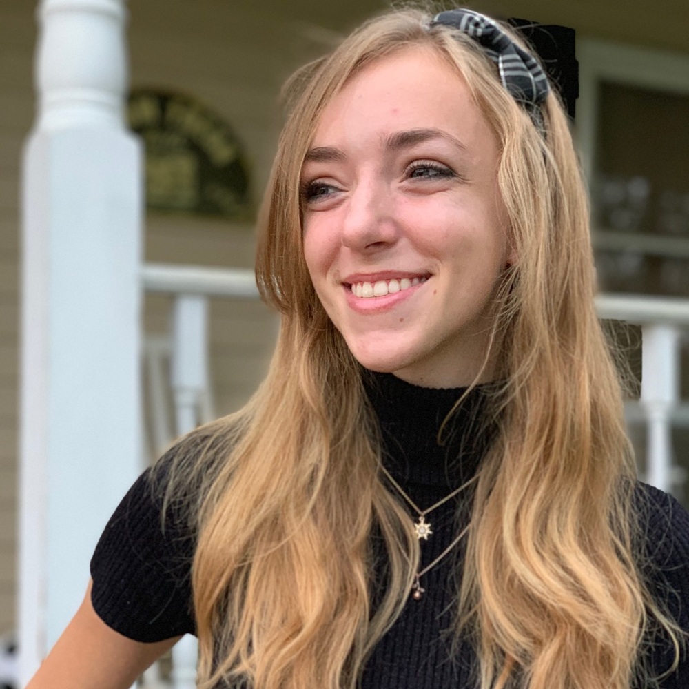 Meet your Posher, Elise